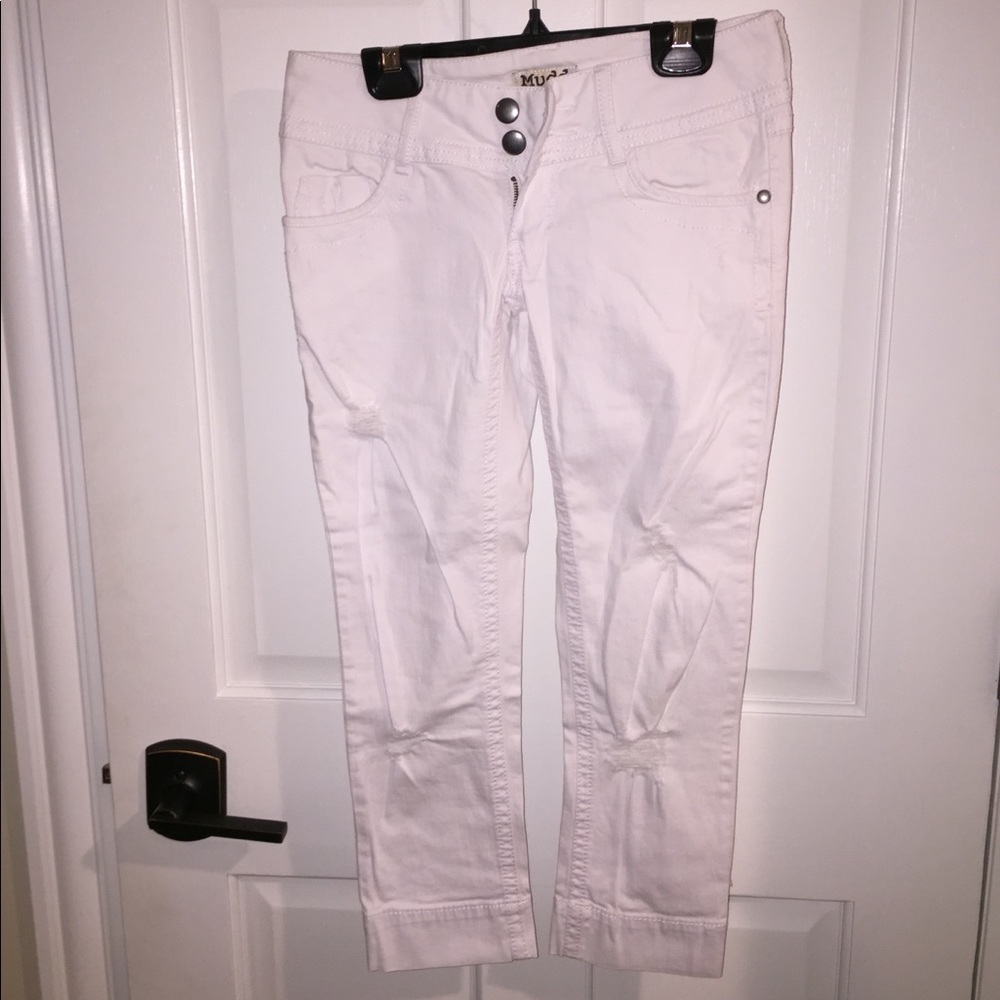 White Cropped / Distressed Jeans